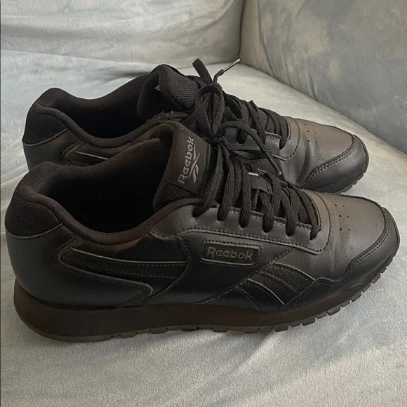 Reebok Classic Black Athletic Shoes - Picture 4 of 11